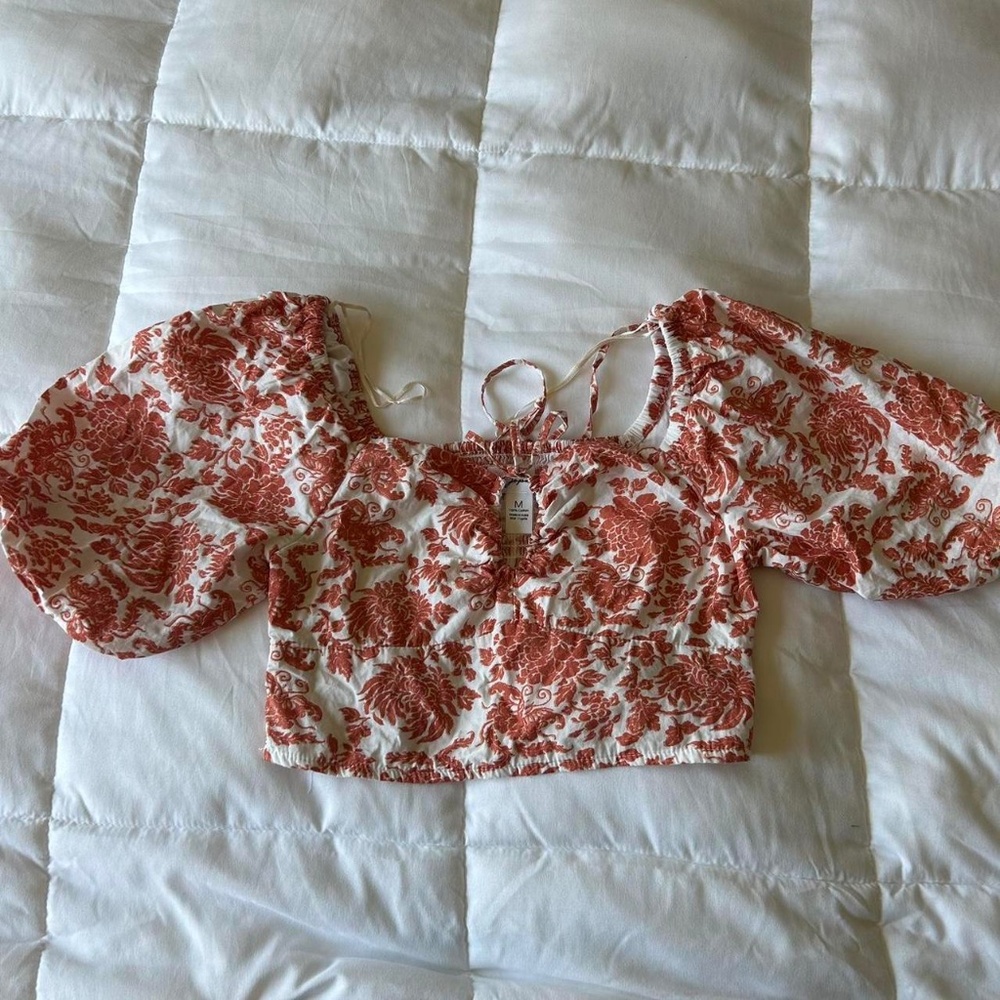 Floral crop top   Puffy sleeves  Smock back milkmaid cottagecore